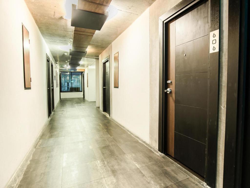 B2 Black Business And Budget Hotel Τσιάνγκ Μάι Εξωτερικό φωτογραφία