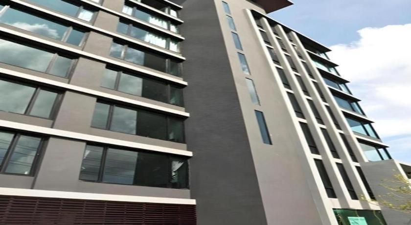 B2 Black Business And Budget Hotel Τσιάνγκ Μάι Εξωτερικό φωτογραφία