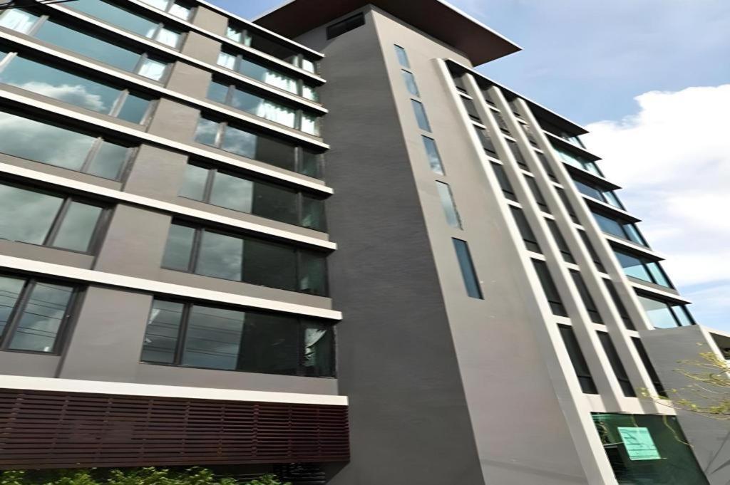 B2 Black Business And Budget Hotel Τσιάνγκ Μάι Εξωτερικό φωτογραφία