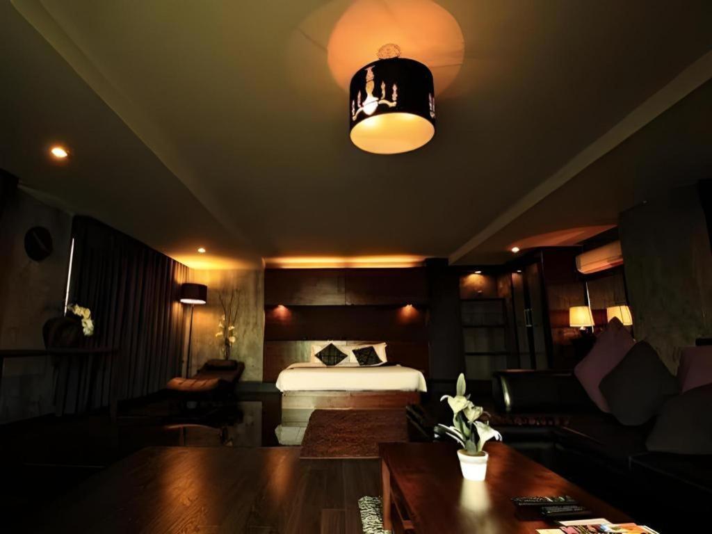 B2 Black Business And Budget Hotel Τσιάνγκ Μάι Εξωτερικό φωτογραφία