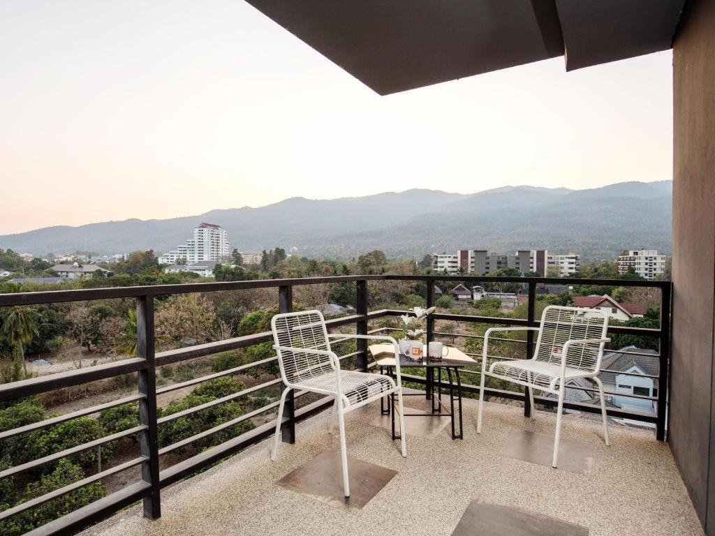 B2 Black Business And Budget Hotel Τσιάνγκ Μάι Εξωτερικό φωτογραφία