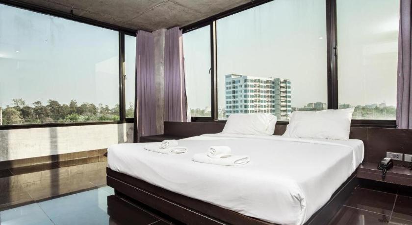 B2 Black Business And Budget Hotel Τσιάνγκ Μάι Εξωτερικό φωτογραφία